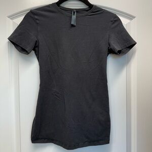 SKIMS Maternity Cotton Black Short Sleeve Tee